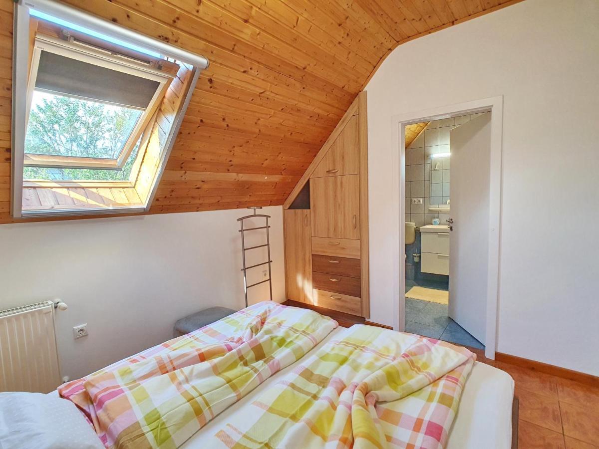 Krisztian Apartmanhaz ボニャルツバシュ エクステリア 写真