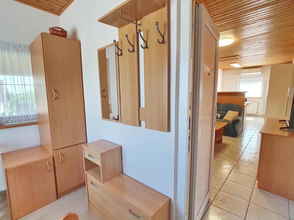 Krisztian Apartmanhaz ボニャルツバシュ エクステリア 写真